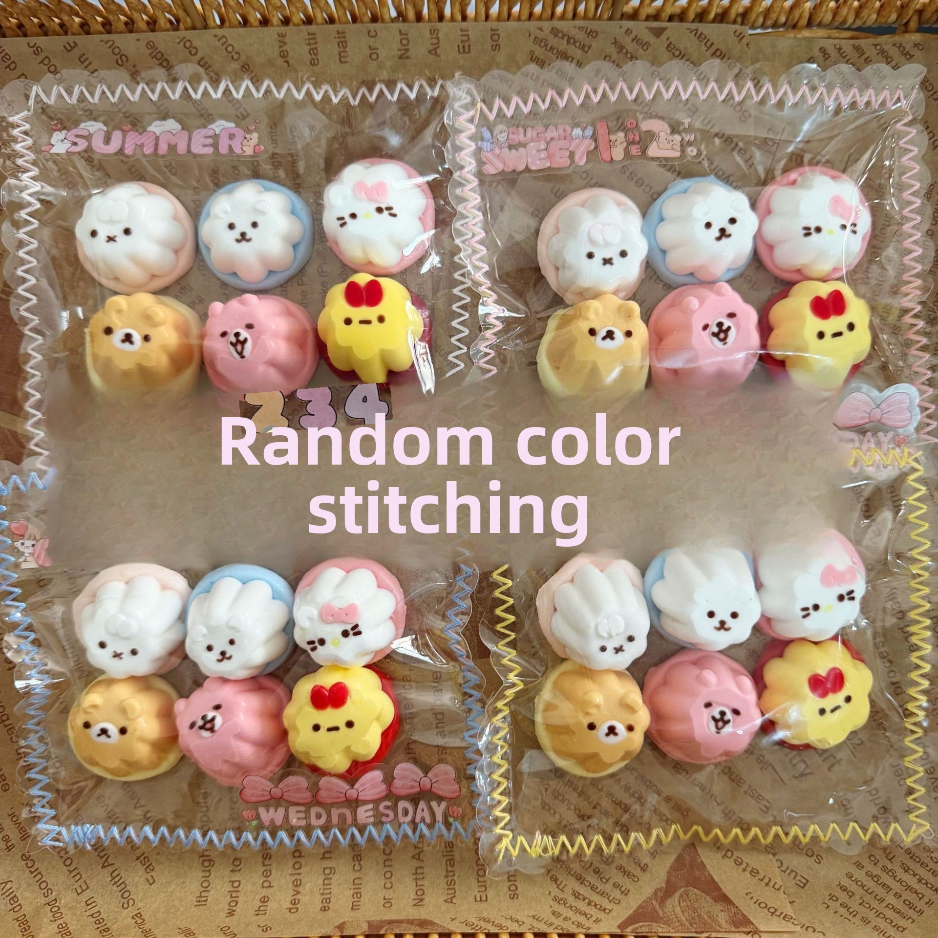 Pudín pequeño de dibujos animados, hecho a mano por 6 empresas con pequeñas imperfecciones.