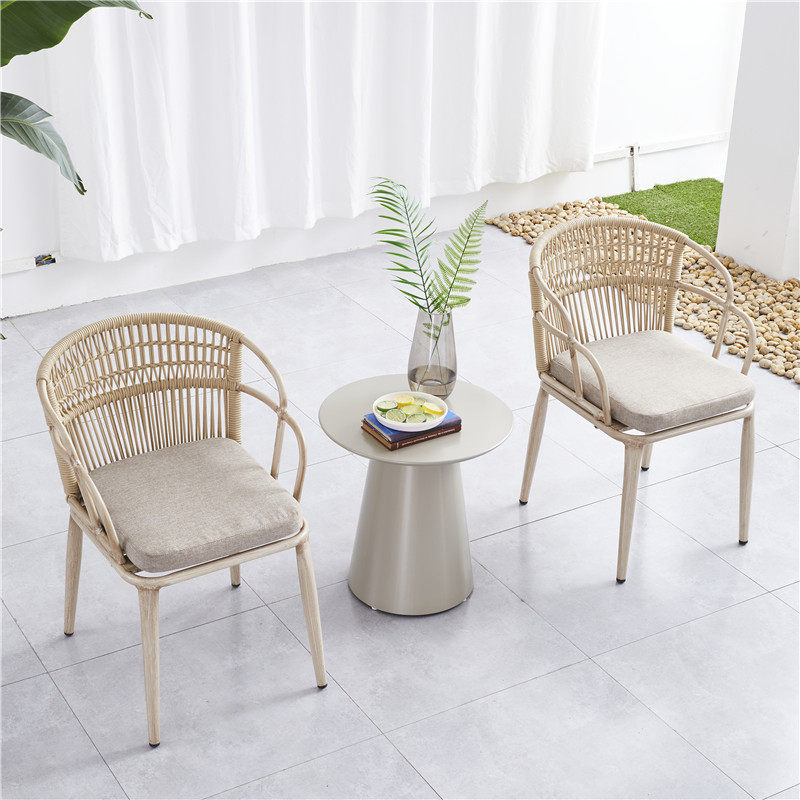 2 chairs-50 cm-eta small round coffee table