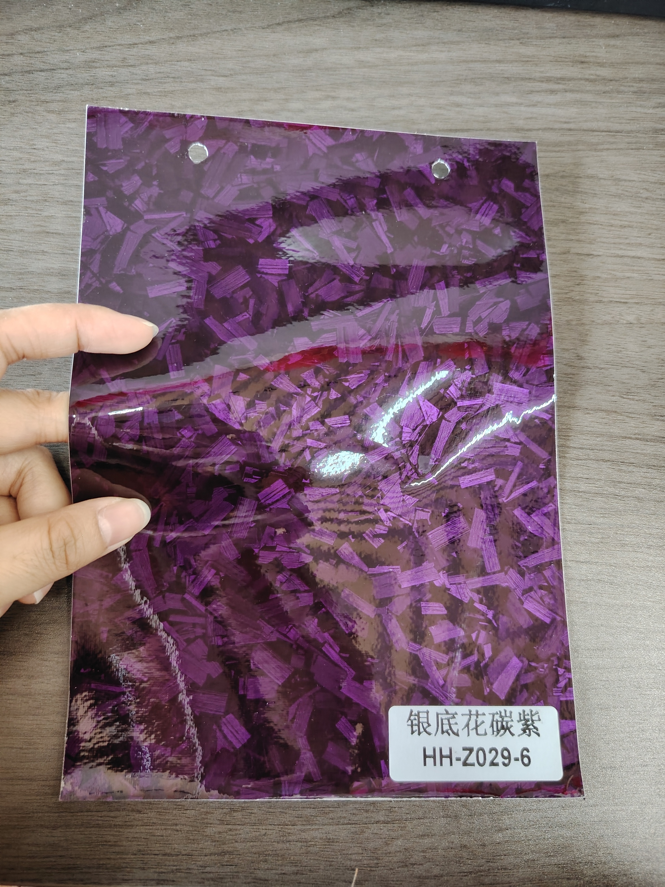 Base argentée violet brillant