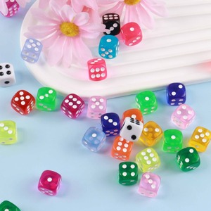 Các Nhà Sản Xuất 14Mm D6 Trong Suốt <span class=keywords><strong>Dice</strong></span> Mờ Màu Hồng 6 <span class=keywords><strong>Sided</strong></span> Tròn Góc Màu Acrylic <span class=keywords><strong>Dice</strong></span> - Product Image 2