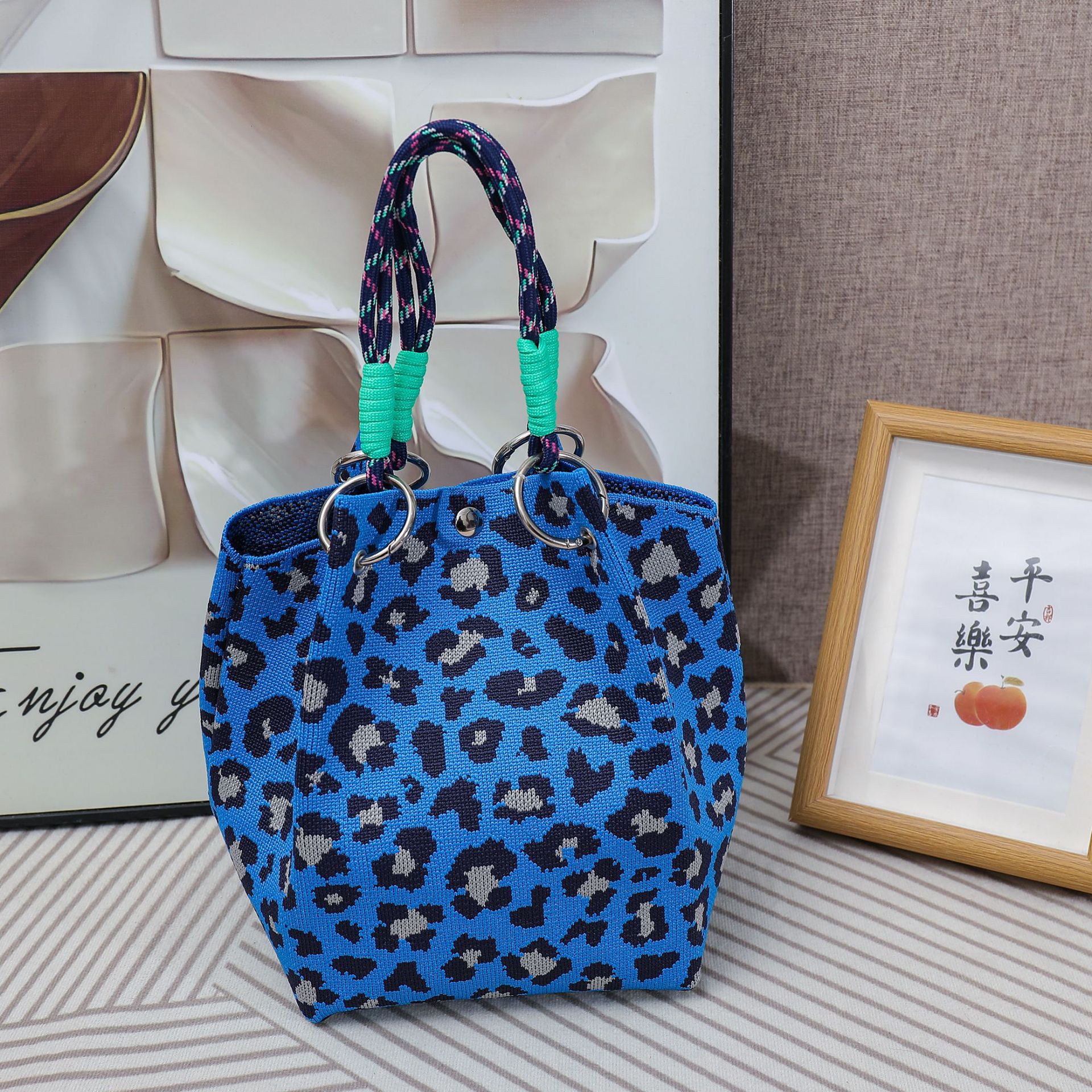 Motif léopard bleu