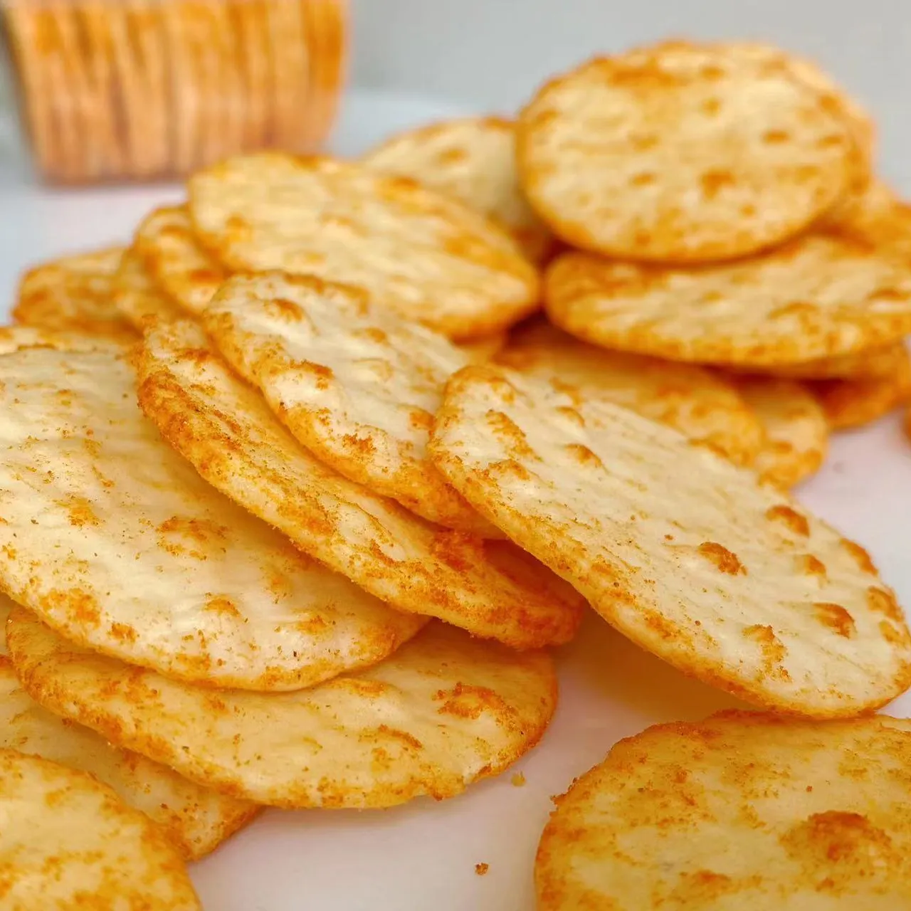 Groothandel Krokante Koekjes Tomaat Smaak Rijst Cracker Japanse Rijst Koekjes Graan Snacks