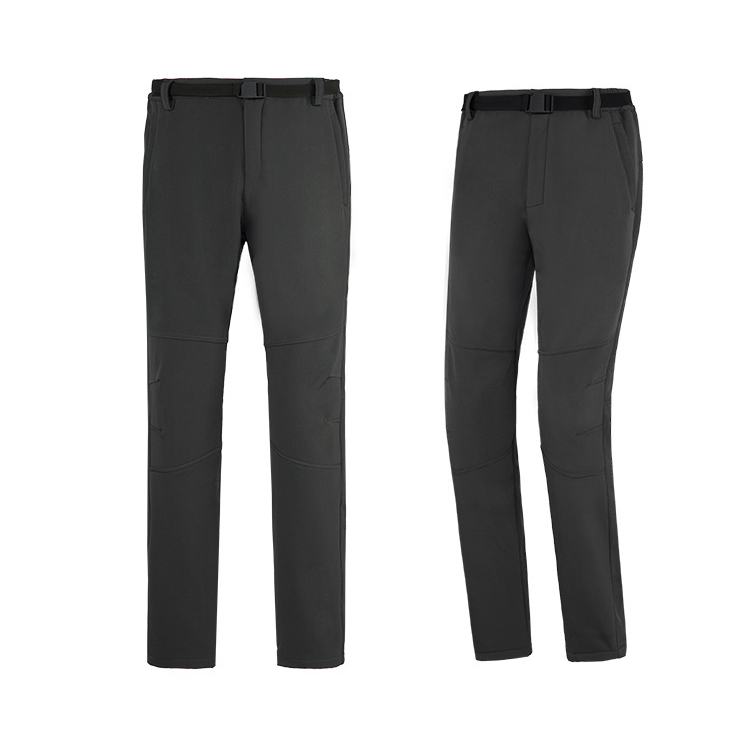 Hommes gris