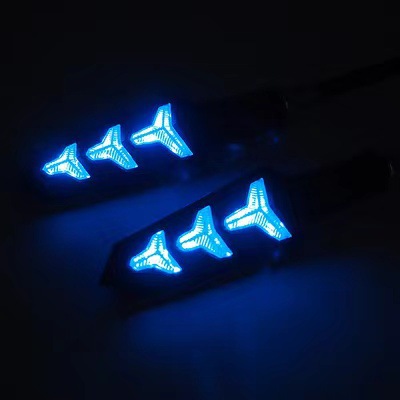 Luz de señal de giro de espina de pescado azul que fluye