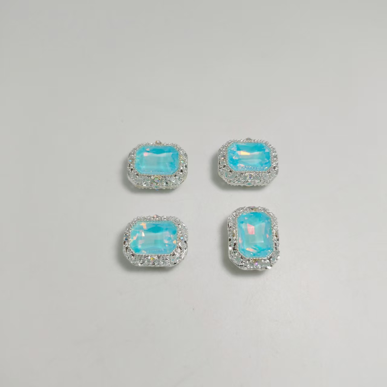 Diamante azul Mocha Lake bañado en plata
