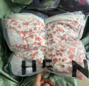 HLYドレスアパレルストック女性混合ファッションカジュアルトップ水着スカート服女性ドレス人気の新しい女性服卸売