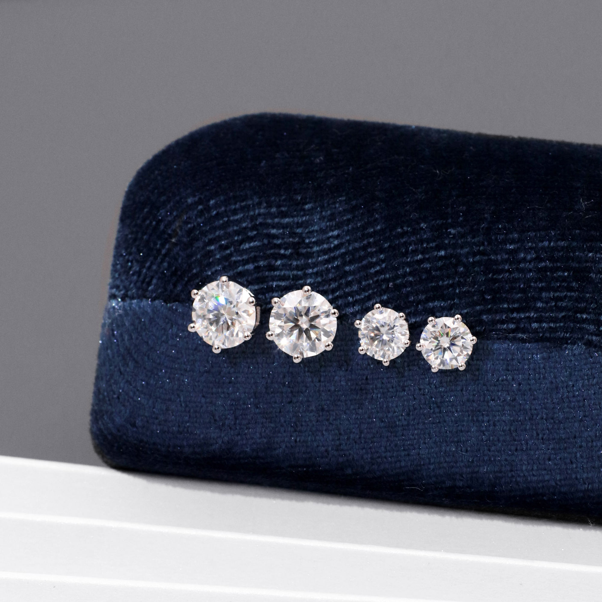 ต่างหูเงินโมอิสซาไนต์ 1.0 กะรัต (1 คู่)