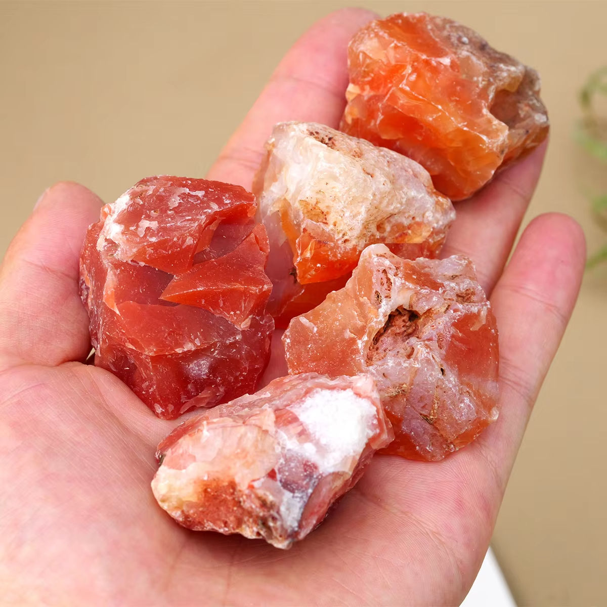 Cornalina roja, bruta, sin pulir