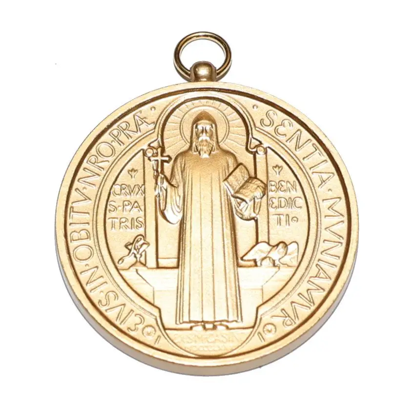 Medalla católica de aleación de zinc St Benedict con anillo de salto en colgante Chapado en plata antigua para la fabricación de joyas religiosas