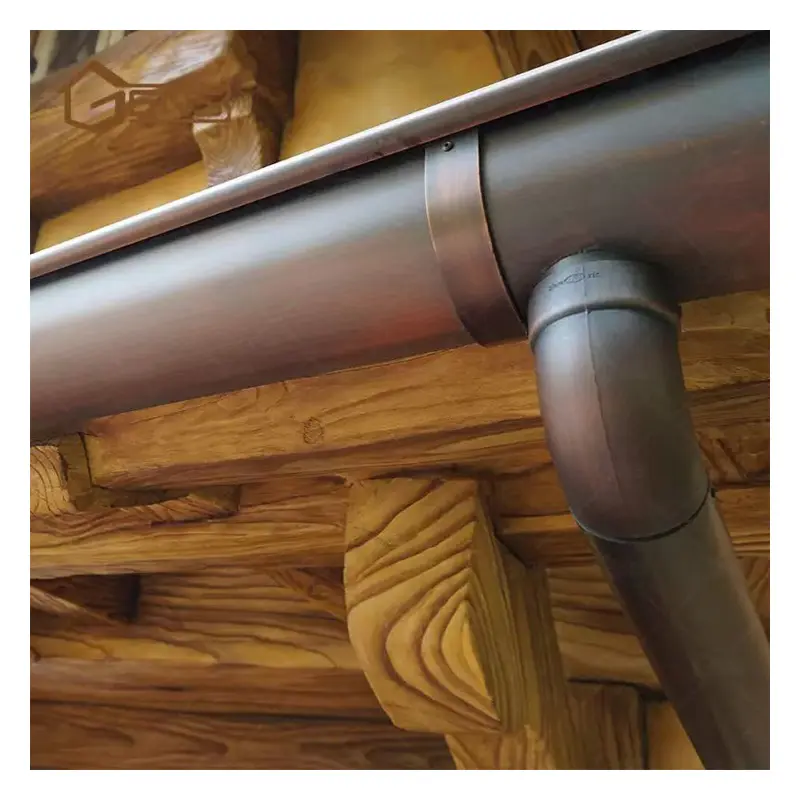 屋根の排水システムを構築するための銅製雨樋