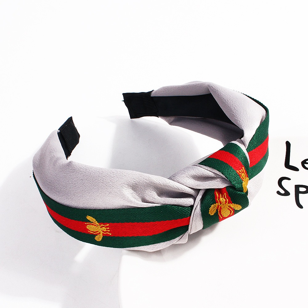 เทา + แดง - ริบบิ้นสีเขียว