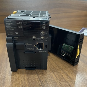 Unità CPU PLC protocollo di comunicazione EtherNet/IP CJ23M-CPU31 uscita a impulsi di controllo sincrono a 4 assi per la programmazione PLC - Product Image 3