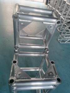 アルミニウム合金トラス400*600ネジステージフラット屋根傾斜屋根照明ラックに接続