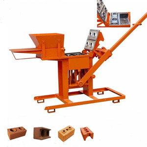 Máquina de ladrillos de arcilla de bajo costo Máquina de fabricación de ladrillos de enclavamiento de tipo manual para diferentes tamaños y diferentes tipos de ladrillos - Product Image 1