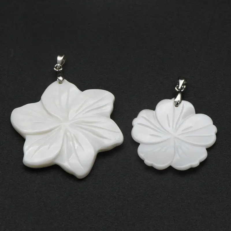 Ucuz fiyat DIy takı yapımı doğal beyaz kabuk oyma çiçek kolye kolye yapımı için