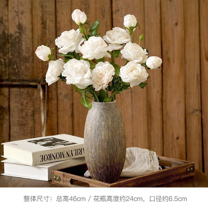 ดอกไม้สีขาว 4 ดอก (ไม่รวมแจกัน)