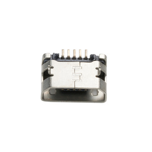 usb2.0插座Micro5P插入前面，并通过支柱连接到5.9毫米铜壳上