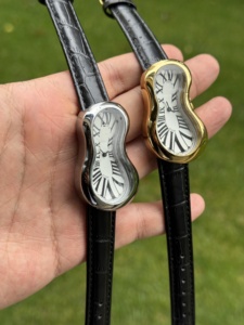 עיצוב טוויסט נמס חדש עיצוב קוורץ wristwatch roman ספרות מופשטת ועיצוב מעוותת שעון התכה מעוגל - Product Image 4