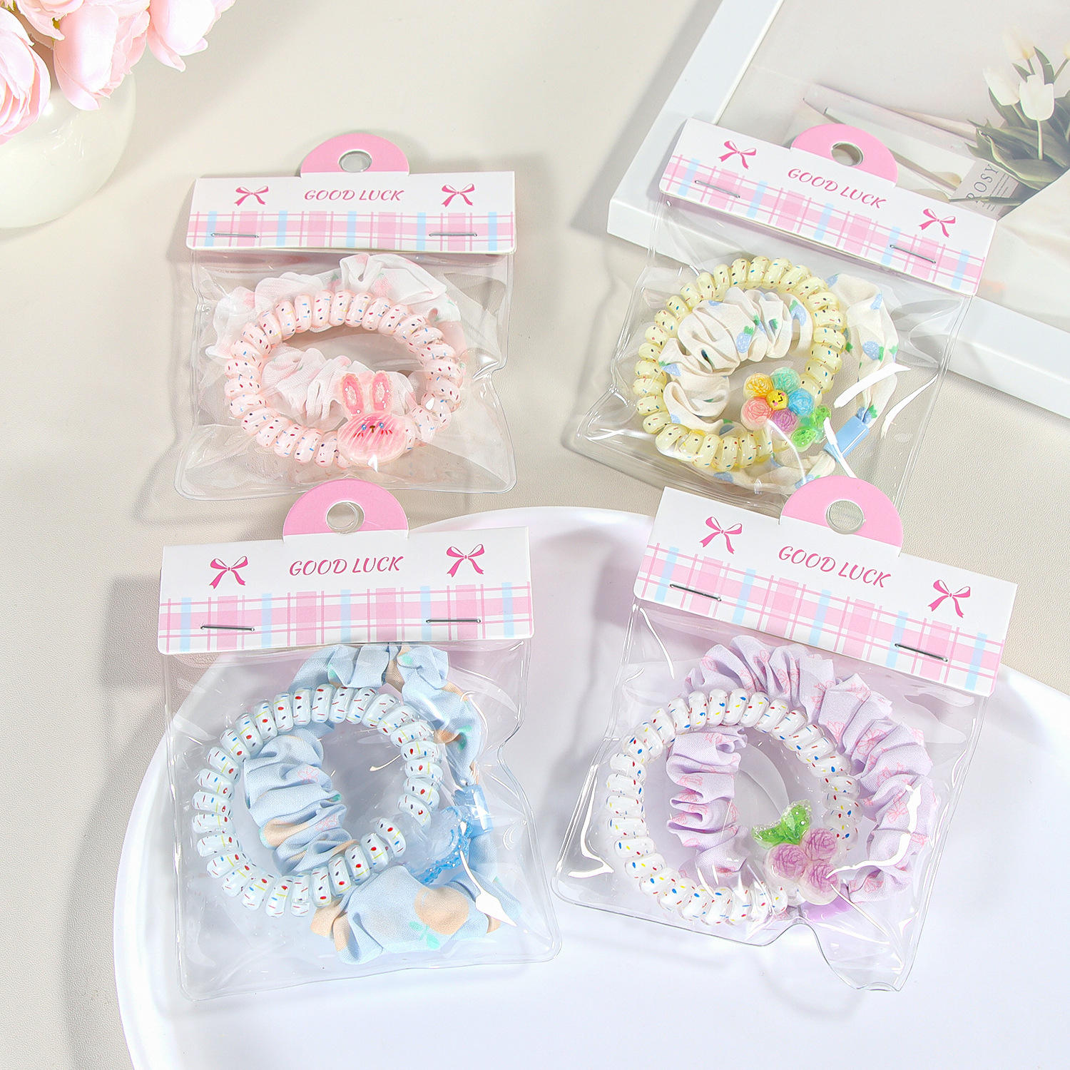 4PVC Bagged Bunny Bouquet Telephone Wire Cloth Towel Ring (2 Pieces)