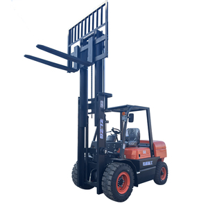 Carretilla elevadora de 5 toneladas adecuada para cargar y descargar materiales en fábricas y mercancías en puertos. - Product Image 2