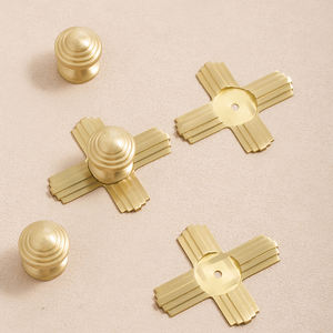 Kiansi hk0531 क्रूफिक्स ठोस पीतल फर्नीचर हैंडल और कुनब कैबिनेट बेडसाइड टेबल दराज छोटे दरवाजे के पुल को संभालता है। - Product Image 2