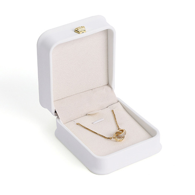 Boîte à pendentif blanche