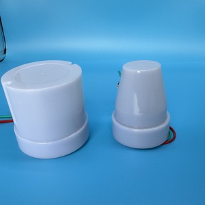 Controlador de interruptor de luz de lámpara de calle de Fotocélula de encendido y apagado automático sensible ajustable DC AC 240V 16A Sensor de fotointerruptor - Product Image 4