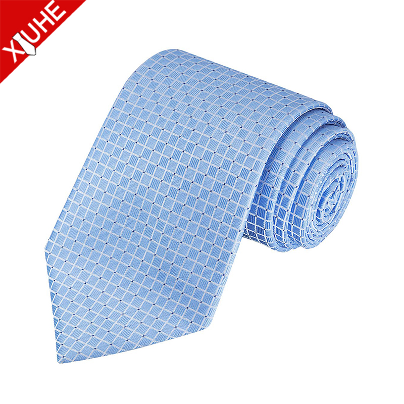 Cravate bleu ciel