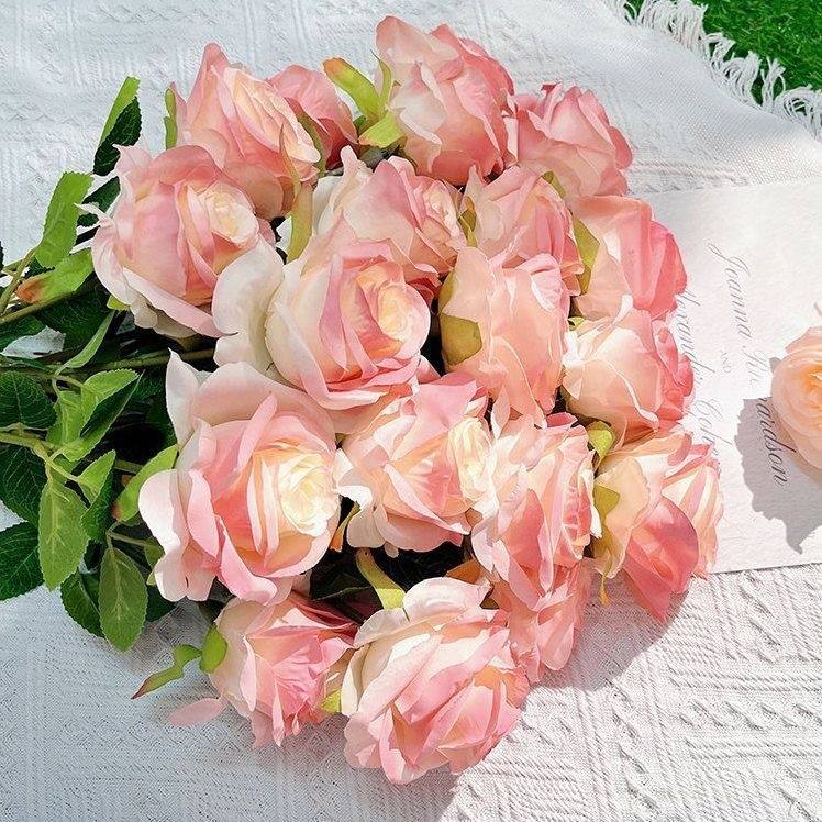 Rose en soie flamant rose