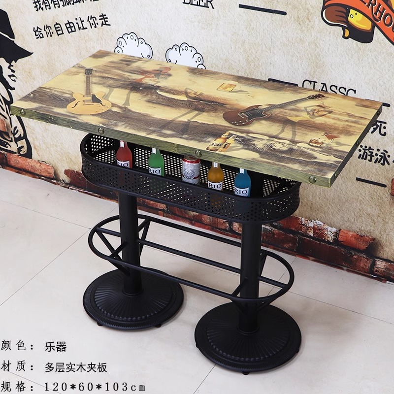 Instruments de musique, couleur vieillie, barre haute, longue table bleue.
