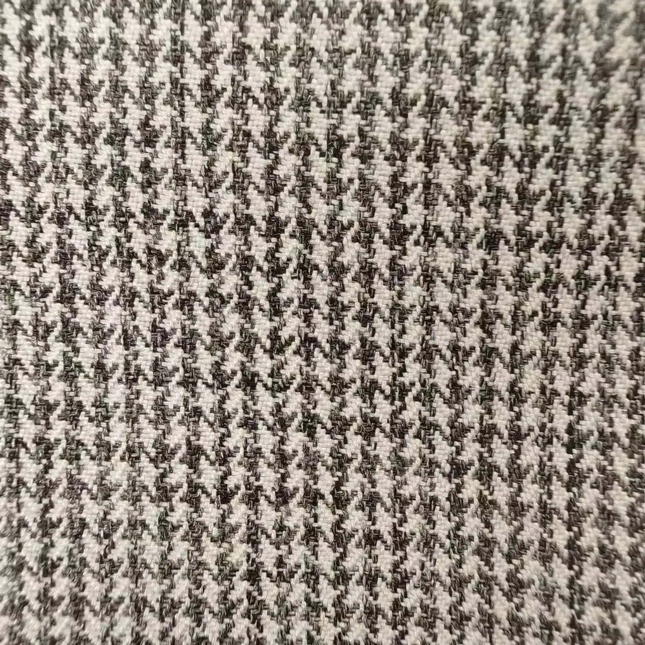 OEM 100% полиэстер черно-белый собачий зуб тканый шерстяной пиджак с рисунком птицы ткань