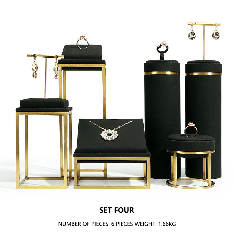 SKQ New Fashion 2023 exhibiciones de joyería para tienda accesorios de exhibición de joyería de lujo Conjunto de exhibición de soporte de joyería de microfibra negra