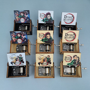 Runwood Bán Buôn Giá Thấp Tùy Chỉnh Hoạt Hình Ngoại Vi Bằng Gỗ Hand Crank Âm Nhạc Hộp Gỗ Craft Phim Hoạt Hình Quà Tặng Âm Nhạc Hộp - Product Image 6