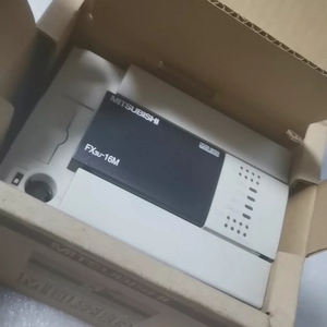 Nuevo controlador lógico programable Mitsubishi original 1/2/1 PLC, PAC con 8 entradas/8 salidas incorporadas (relés)