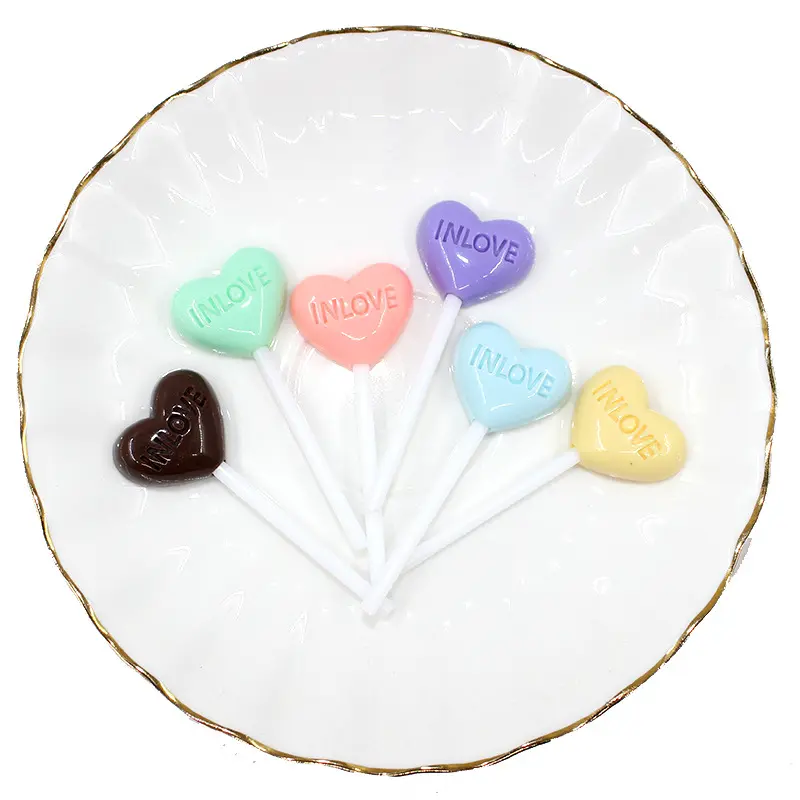 Simulation Bonbons Résine Coeur Lettre Sucette Résine Charmes Pour Slime Filler Poupée Diy Craft Phone Case Hairclip Décoration