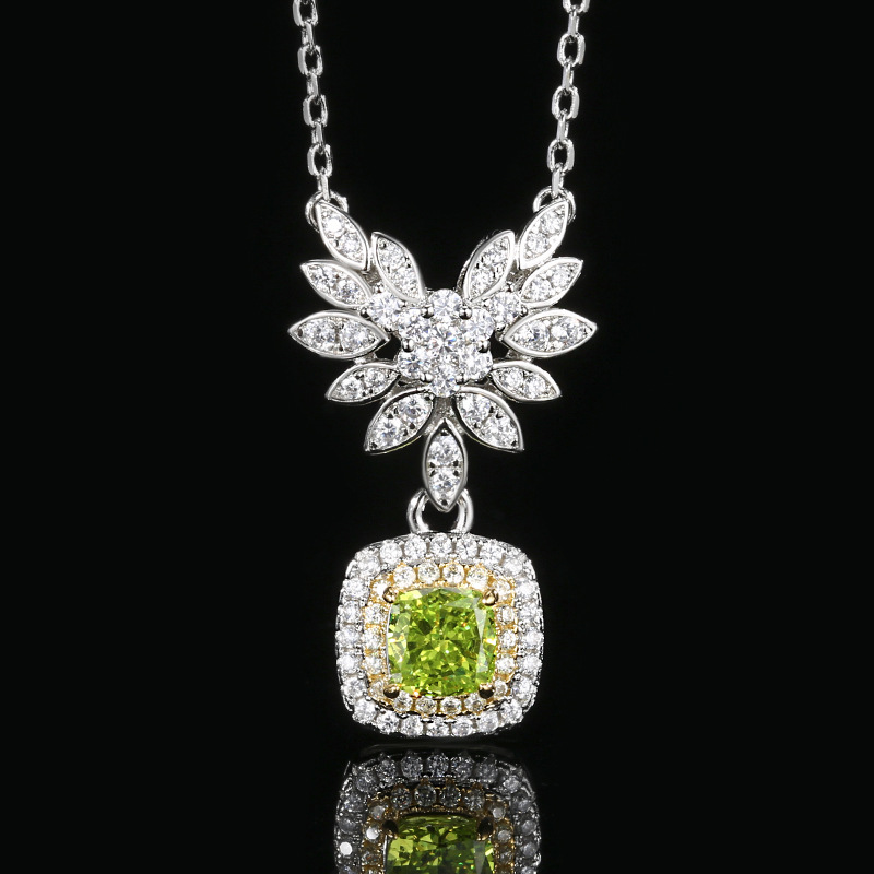 Colgante verde manzana con corte Ice Flower y cadena