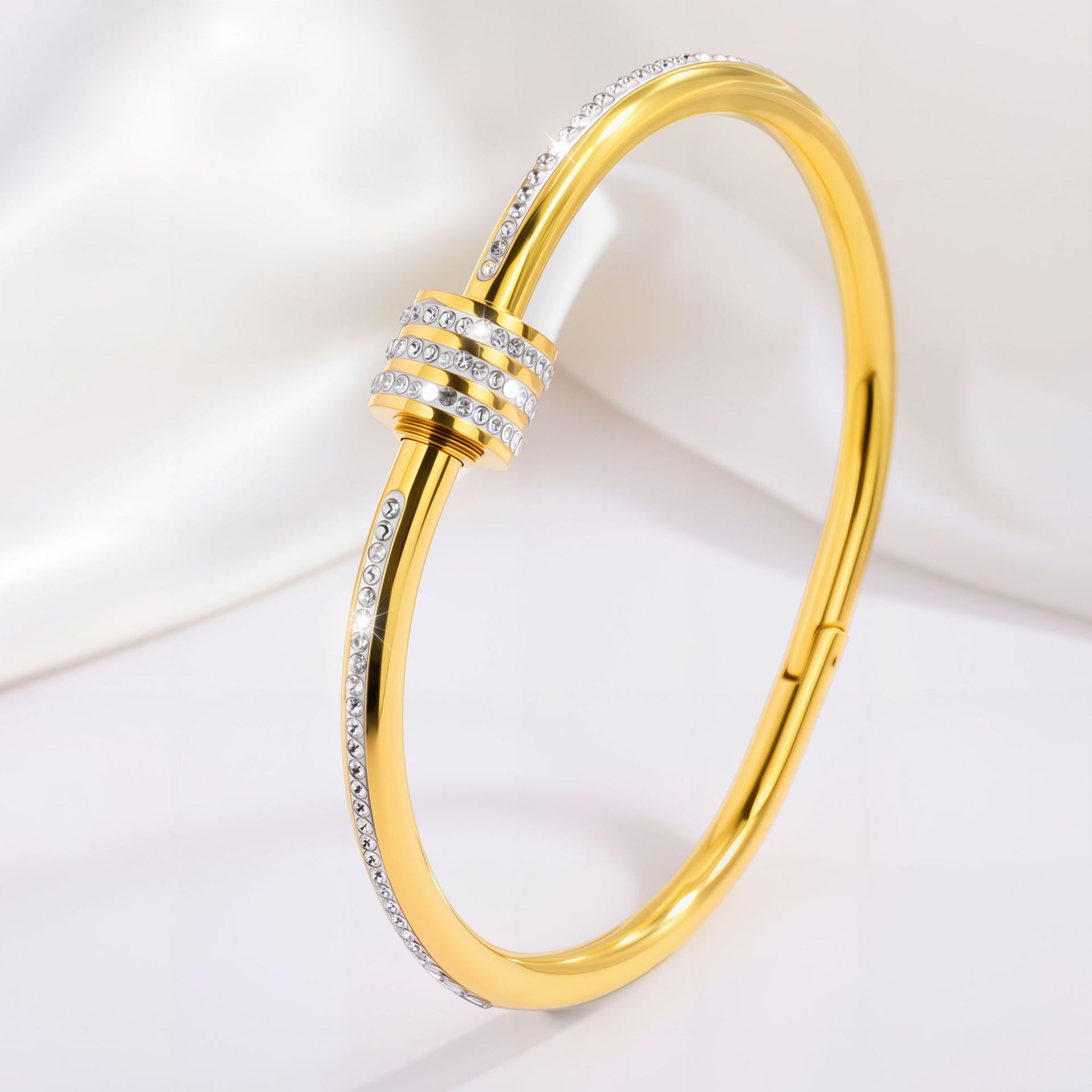 8 petite taille dorée