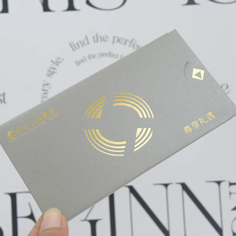 Kundenspezifische magnetische Deluxe-Kupferplattenumschläge Verpackung Kreditkarten VIP-Mitgliedskarten Geschenkboxen