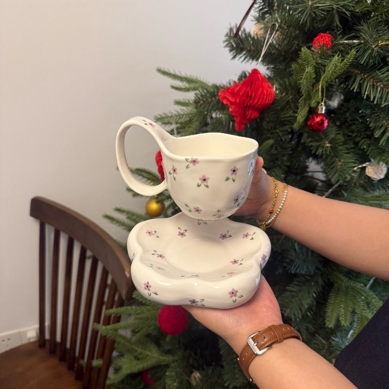 Tasse 300ml motif petite fleur violette, soucoupe 15,5cm.