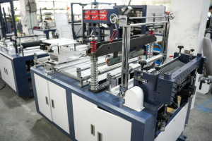 Máquina para fabricar bolsas no tejidas completamente automática de alta calidad y alta capacidad a la venta - Product Image 3
