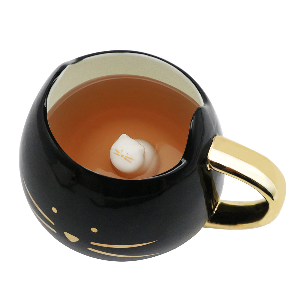Negro con mango de oro