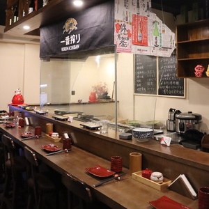 定做乡村风格实木吧台木制桌面商用木制柜台餐厅咖啡吧台面。 - Product Image 4