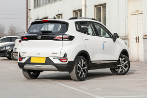 良いパフォーマンス中古小型SUV車長安CS15 5席107Ps車ガソリンSuv販売のための最高のSUV