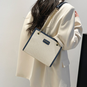 2025春夏新款彩色块手提包 -- 简约多功能女式肩包 - Product Image 3