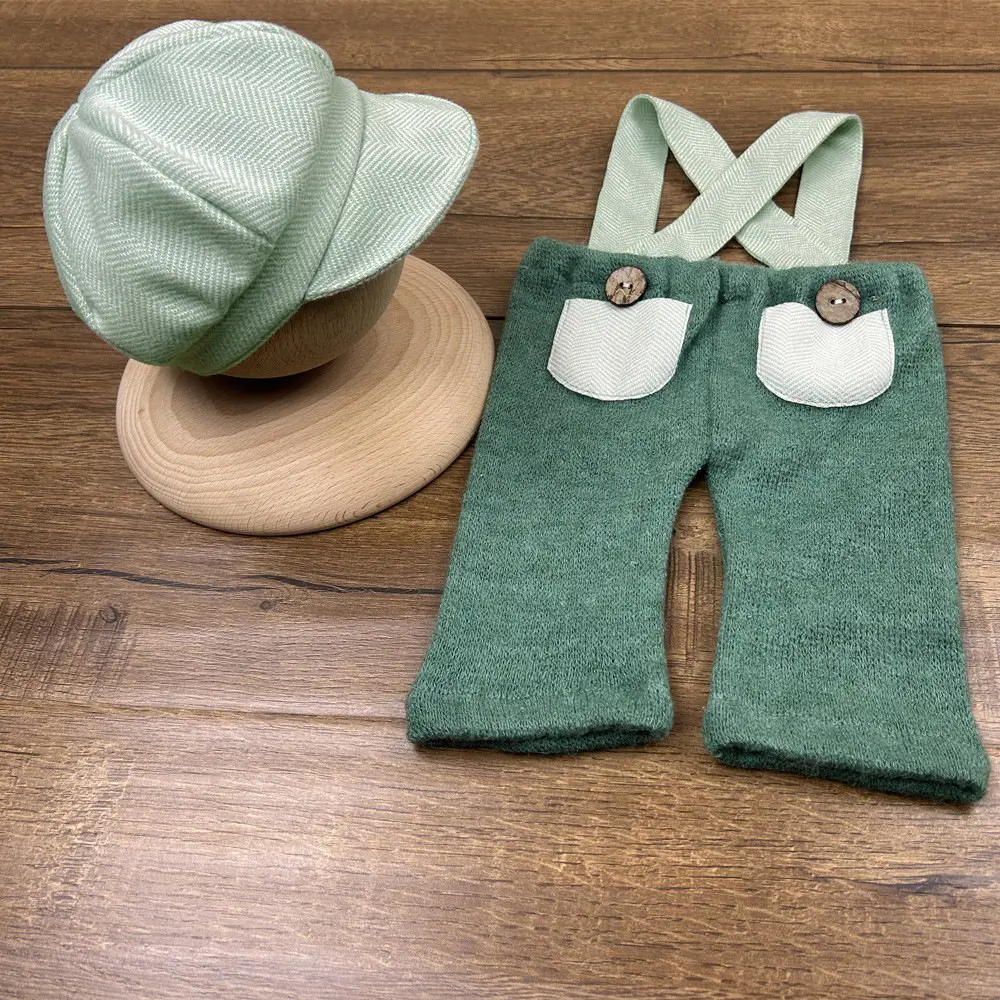 Set di oggetti di scena per il servizio fotografico per neonati abiti da ragazzo berretto piatto e pantaloni con bretelle pagliaccetto per fotografia M3739