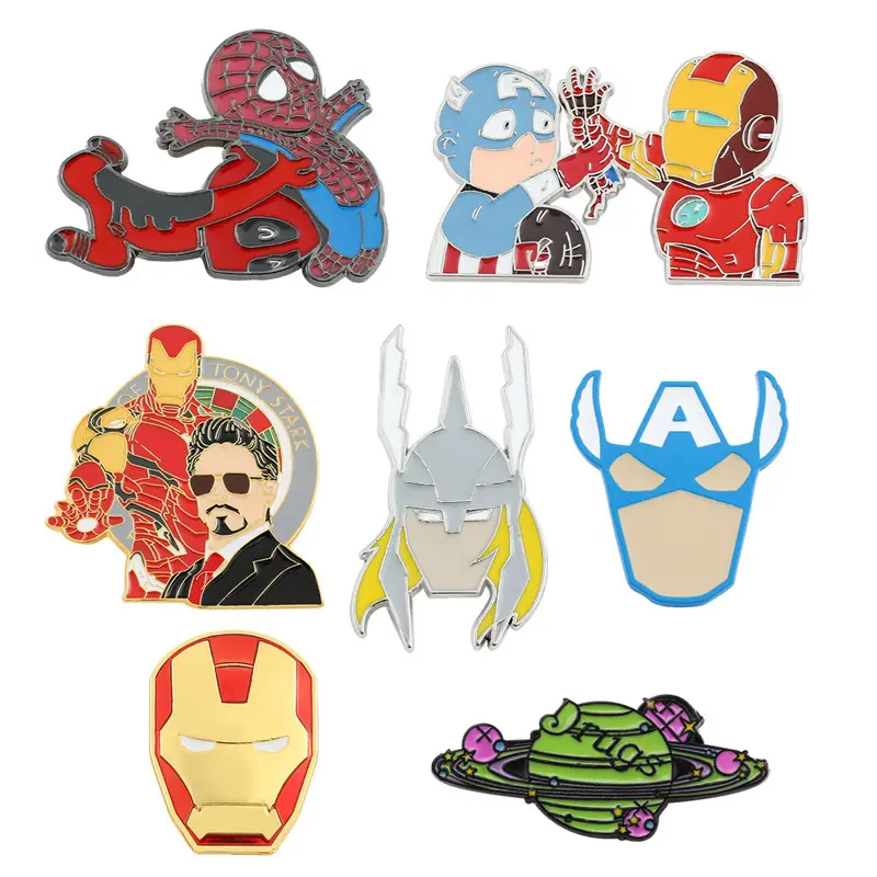 ใหม่การ์ตูนซูเปอร์ฮีโร่ Iron-Man เข็มกลัดโลหะป้าย Spider-Man เสื้อผ้ากระเป๋าปก PIN ชื่อผู้ถือบัตรเครื่องประดับ