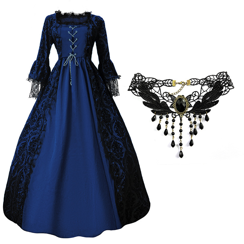 Robe bleue + collier