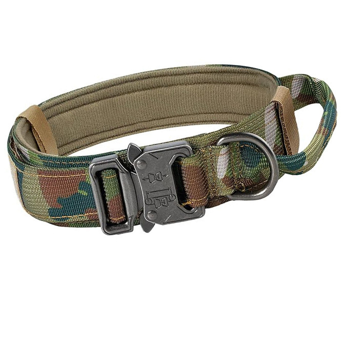Collar de camuflaje de Amazon