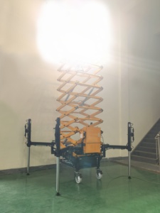 Automatic <strong>Loading</strong> <strong>and</strong> <strong>Unloading</strong> Scissor Type Hydraulic Lifting Lighting Tower Mobile Intelligent Lighting <strong>Platform</strong> - Product Image 5