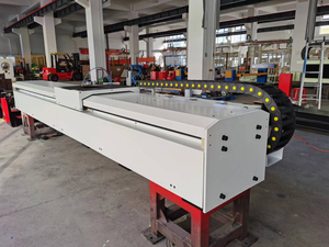 <strong>Robot</strong> Walking Tracks for Welding Equipment Handling Spraying <strong>Loading</strong> and <strong>Unloading</strong>